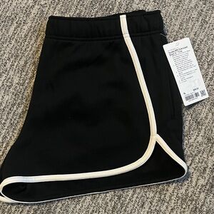 NWT Lululemon Scuba MR Oversized Short (3in)